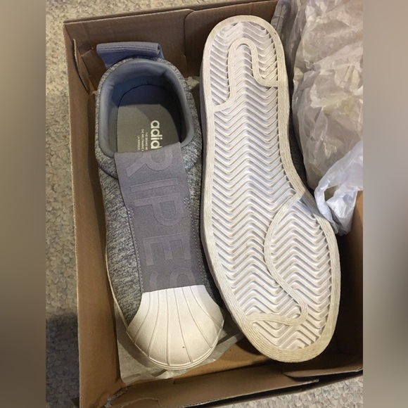 Like new Adidas Superstar slip on sneakers size 7.5 - Picture 2 of 4